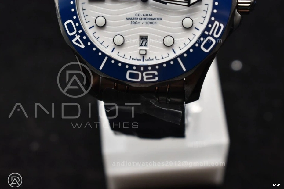 Dial SS A2824 Diver Seamaster Ceramic 300M Edition Blue VSF Bezel 1:1 White SS Best Bracelet on 0404